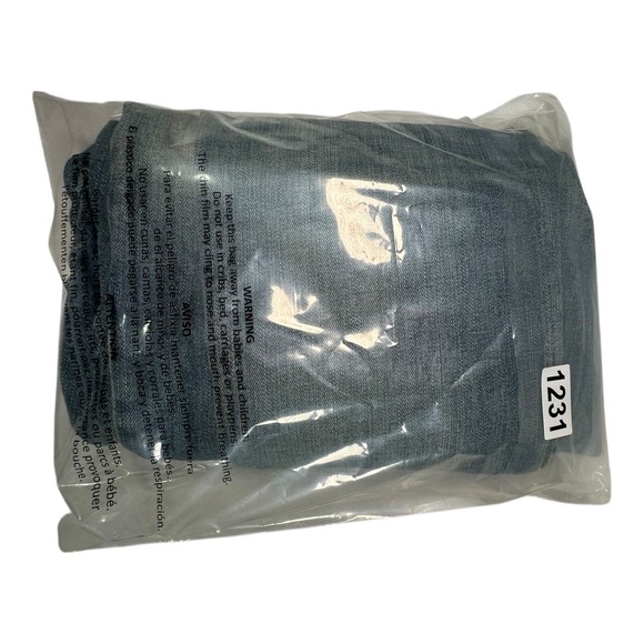 Soho Boyfriend Jeans Womens Size 16 Blue‎ Denim Distressed Cuffed - Picture 10 of 10